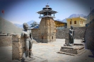 Храм в Гималаях